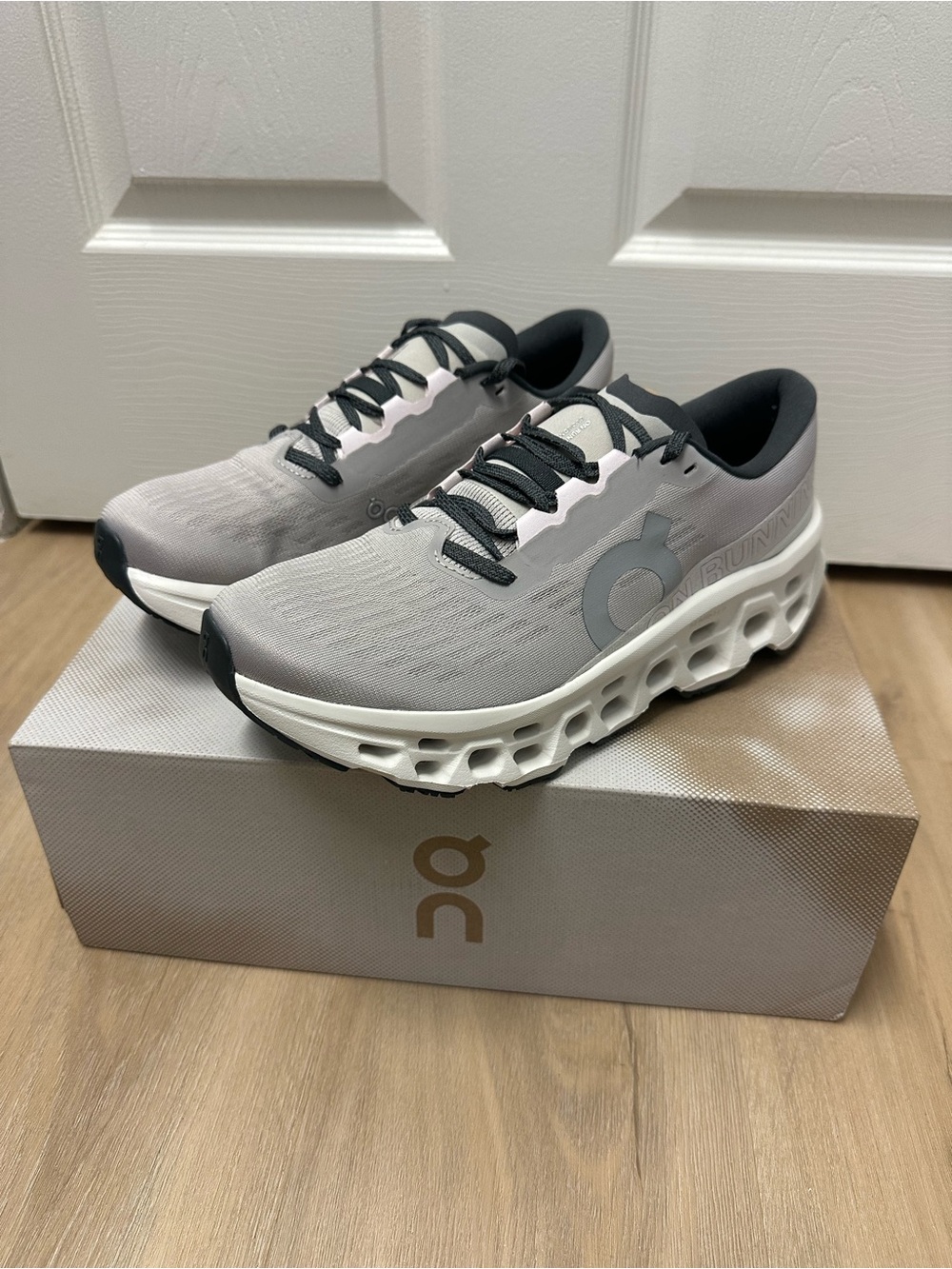 On Running Cloudmonster TRUFFLE IVORY Women's SIZE 9.5